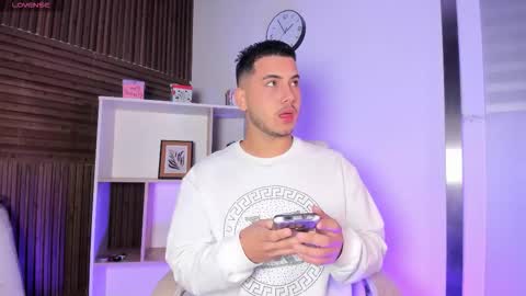 axel_grey_ online show from 15, 11, 2025