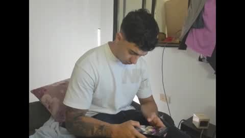 axel_hendrick online show from 4, 7, 2026