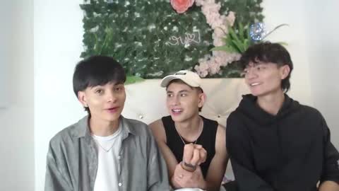 axel_milo_and_kairo online show from 7, 11, 2025