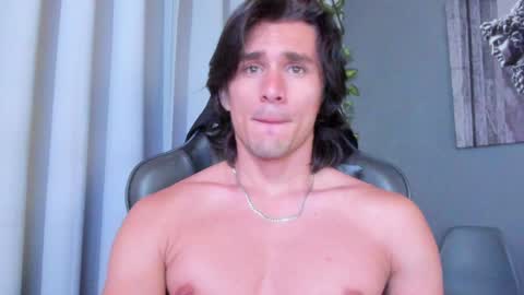 Axel online show from 9, 12, 2024