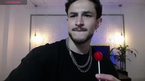 Axel  online show from 19, 5, 2026