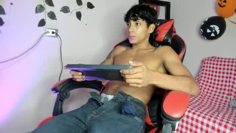 axel_rosse2 online show from 31, 10, 2025