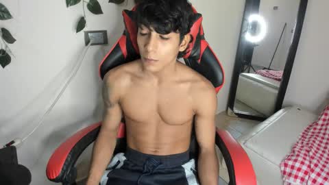 axel_rosse2 online show from 14, 11, 2025