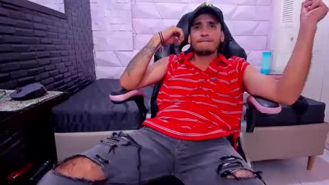 Axell Cross2 online show from 3, 2, 2025