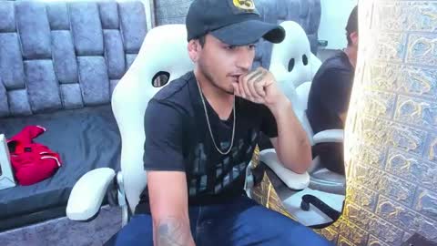 Axell Cross2 online show from 5, 2, 2025