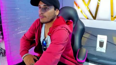 Axell Cross2 online show from 11, 2, 2025