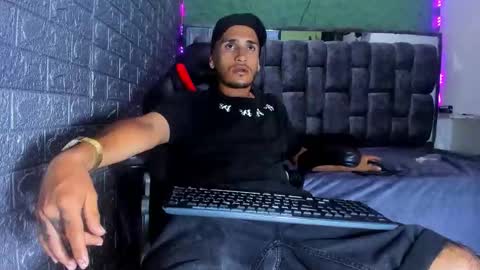 Axell Cross2 online show from 20, 10, 2025