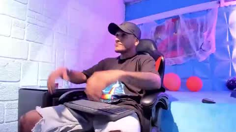 Axell Cross2 online show from 28, 10, 2025