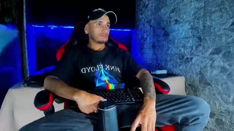 Axell Cross2 online show from 15, 4, 2026