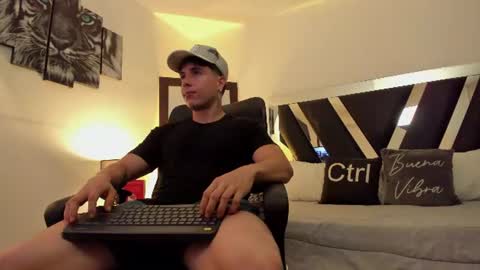 Snapshot of axelmartinezz chatting on 2, 7, 2026 axelmartinezz online show from 2, 7, 2026