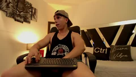 Snapshot of axelmartinezz chatting on 26, 7, 2026 axelmartinezz online show from 26, 7, 2026