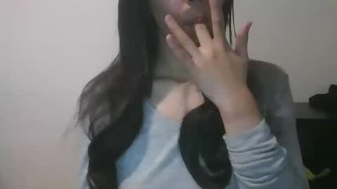 Snapshot of axuepetitt chatting on 2, 12, 2024 axue online show from 2, 12, 2024