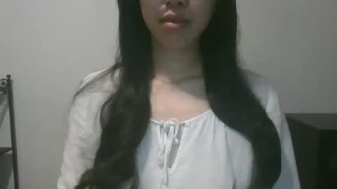 Snapshot of axuepetitt chatting on 11, 12, 2024 axue online show from 11, 12, 2024