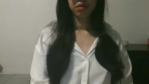 Snapshot of axuepetitt chatting on 27, 12, 2024 axue online show from 27, 12, 2024