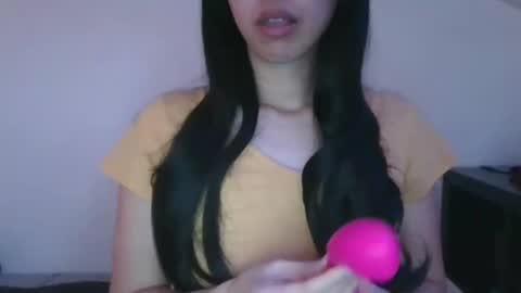 Snapshot of axuepetitt chatting on 11, 2, 2025 axue online show from 11, 2, 2025