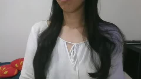Snapshot of axuepetitt chatting on 24, 2, 2025 axue online show from 24, 2, 2025