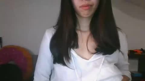 Snapshot of axuepetitt chatting on 29, 9, 2025 axue online show from 29, 9, 2025