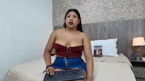 Snapshot of ayleen_collins chatting on 30, 6, 2026 Ayleen Collins online show from 30, 6, 2026