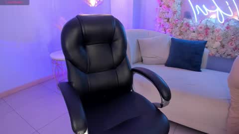 Ayshel online show from 10, 10, 2025