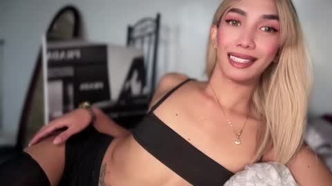 azalea_cum69 online show from 20, 5, 2026