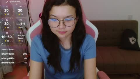 Azu  online show from 10, 4, 2026