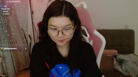 Azu  online show from 14, 4, 2026