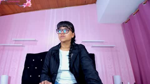 Snapshot of azul_moonn chatting on 6, 10, 2025 azul_moonn online show from 6, 10, 2025