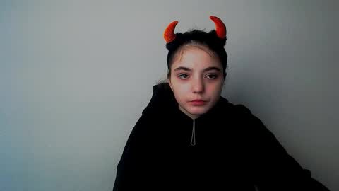 azumi_chan_ online show from 9, 10, 2025