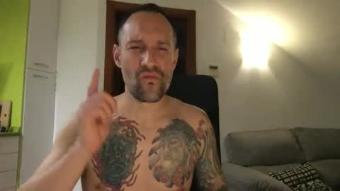 Snapshot of babakeror chatting on 7, 6, 2026 BKR online show from 7, 6, 2026