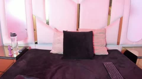nika strom online show from 2, 6, 2026
