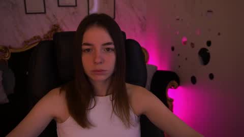 Snapshot of babe_dollie chatting on 24, 4, 2026 Babe online show from 24, 4, 2026