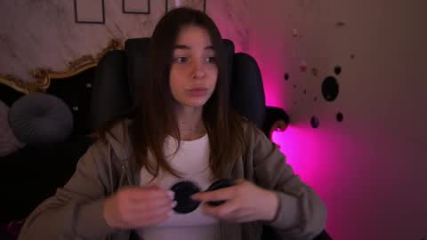 Snapshot of babe_dollie chatting on 10, 5, 2026 Babe online show from 10, 5, 2026
