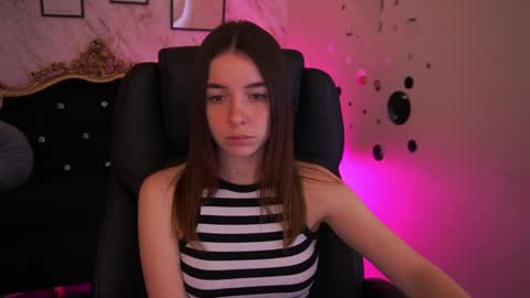 Snapshot of babe_dollie chatting on 14, 5, 2026 Babe online show from 14, 5, 2026