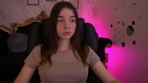 Snapshot of babe_dollie chatting on 6, 6, 2026 Babe online show from 6, 6, 2026