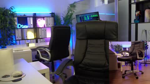 Olivia and Lexi online show from 9, 2, 2026