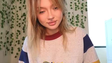 Snapshot of baby_adele chatting on 25, 2, 2025 bb adele online show from 25, 2, 2025