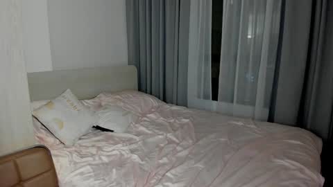 Call me baby  real name Eva   online show from 5, 2, 2025