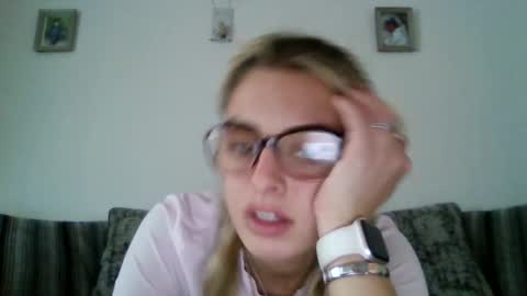 Snapshot of baby_girls2224 chatting on 12, 1, 2026 baby_girls2224 online show from 12, 1, 2026