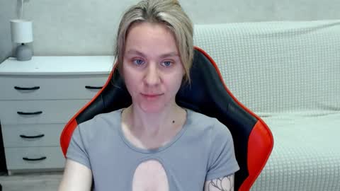 baby_kitte online show from 30, 10, 2025