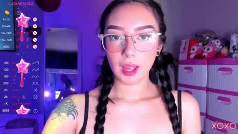 Snapshot of baby_lily1 chatting on 10, 9, 2025 lily online show from 10, 9, 2025
