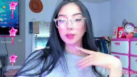 Snapshot of baby_lily1 chatting on 6, 10, 2025 lily online show from 6, 10, 2025