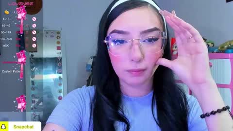 Snapshot of baby_lily1 chatting on 9, 10, 2025 lily online show from 9, 10, 2025