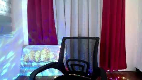 Snapshot of baby_love143 chatting on 25, 7, 2026 sky online show from 25, 7, 2026