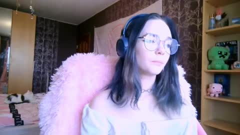 Snapshot of baby_onface chatting on 28, 4, 2026 Alice online show from 28, 4, 2026