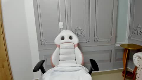 Karla  online show from 5, 3, 2025