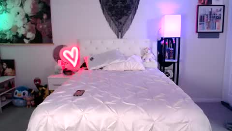 Snapshot of babyempathy chatting on 29, 11, 2025 akira online show from 29, 11, 2025