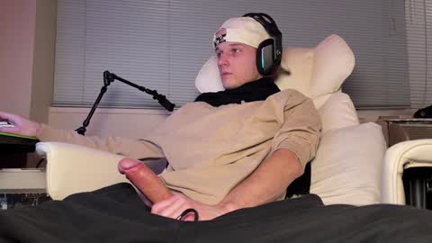 Big cock boy online show from 2, 2, 2025