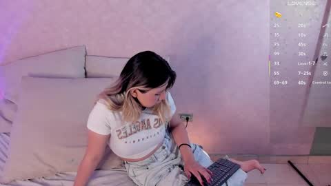 Snapshot of babyfoxxx_ chatting on 9, 4, 2026 babyfoxxx_ online show from 9, 4, 2026