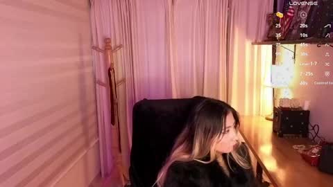 Snapshot of babyfoxxx_ chatting on 9, 5, 2026 babyfoxxx_ online show from 9, 5, 2026