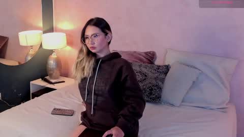 Snapshot of babyfoxxx_ chatting on 26, 5, 2026 babyfoxxx_ online show from 26, 5, 2026